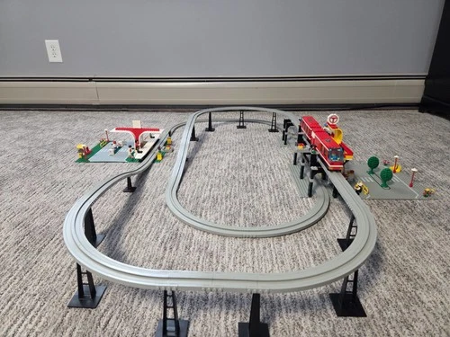 LEGO Set 6399-Airport Shuttle(Monorail) 99.9% COMPLETE & WORKS w/ Manual, No box