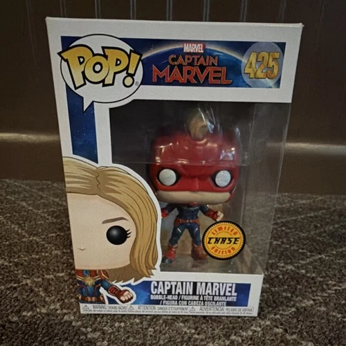 Funko Pop! Vinyl: Marvel - Captain Marvel #425 Chase Limited Edition Figure