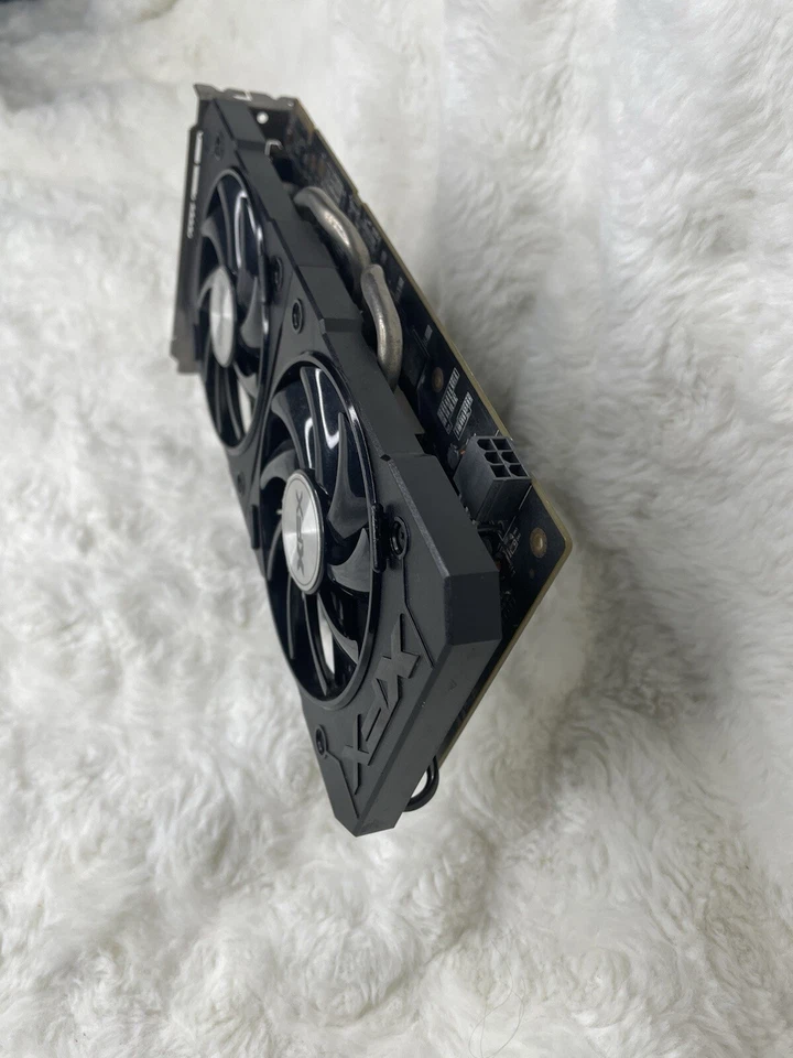 1 XFX Radeon R7 370 4GB GDDR5 Graphics Card PCIe x16  Double Dissipation - Image 2 of 4