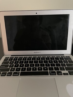 Apple MacBook Air 11.6 inch Laptop - MD223LL/A