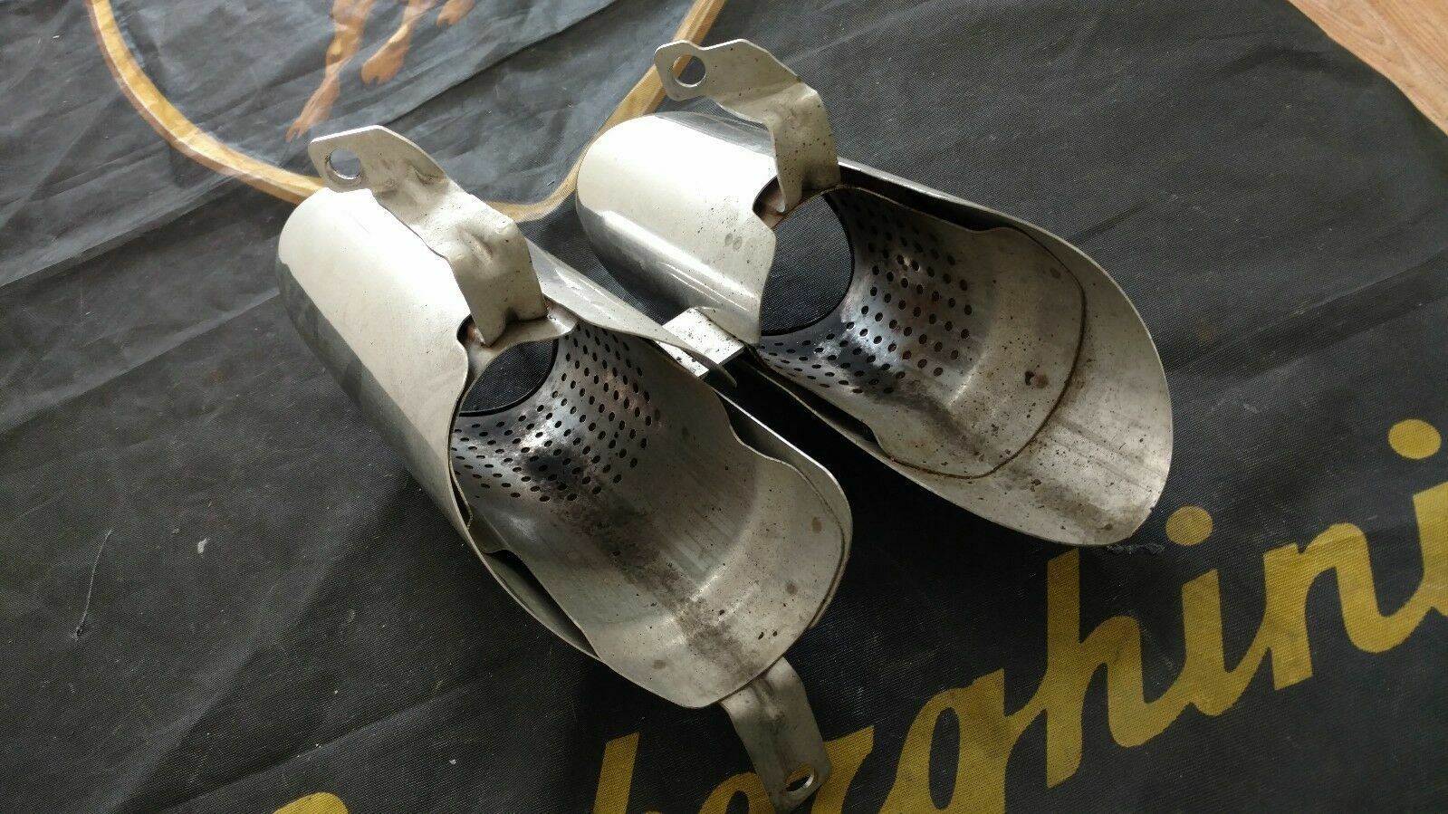 LAMBORGHINI HURACAN REAR LEFT DRIVER SIDE EXHAUST TIP PIPE CHROME OEM 4T0253697E
