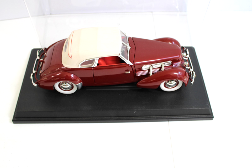 Signature Models 1:43 Mercedes-Benz 770 Cabriolet Noir Modèles