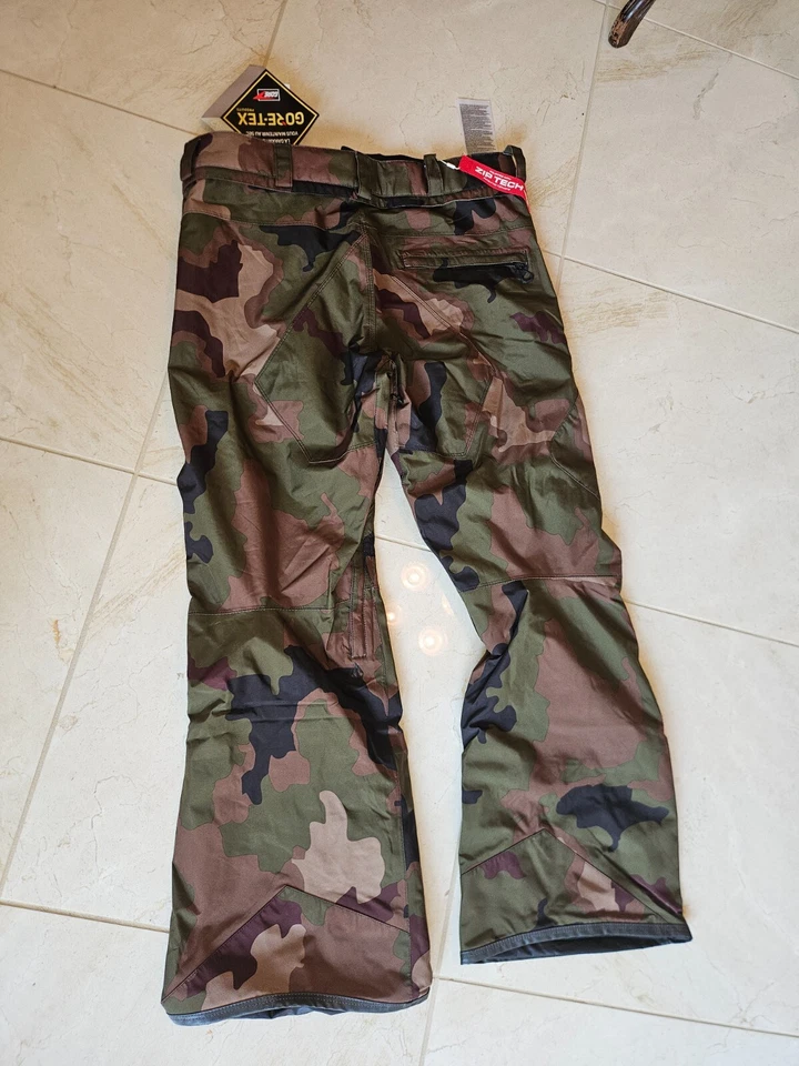 Pantalones de Snowboard Volcom Para Hombres L GORE-TEX CAMO Pequeños S $260 NUEVOS CON ETIQUETAS NUEVOS Foto 2 de 4
