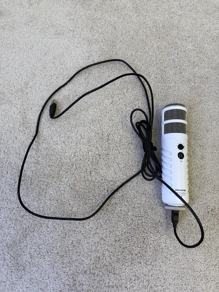 RØDE Podcaster USB Dynamic Broadcast Microphone (White) - Headphone Out - Image 2 of 3