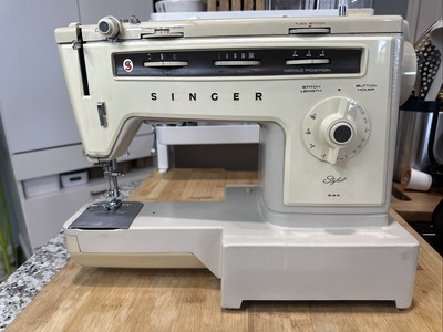Vintage Singer Stylist Sewing Machine #534 No Pedal Or Cord *