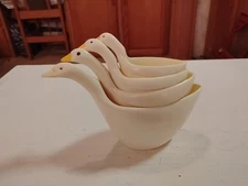 Vintage Melamine Geese Goose Nesting Stacking Measuring Cups Complete Set Of 4