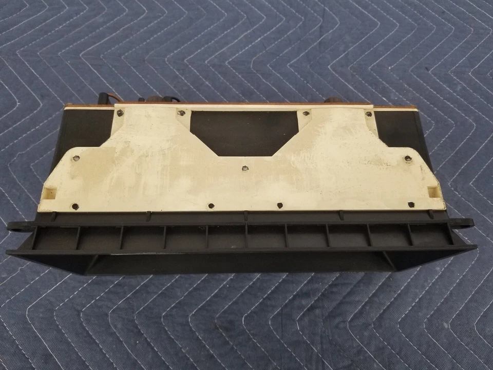 1981-1985 Volvo 240 244 245 приборной панели 187,740 миль R0,960 #2574E - Изображение 3 из 4