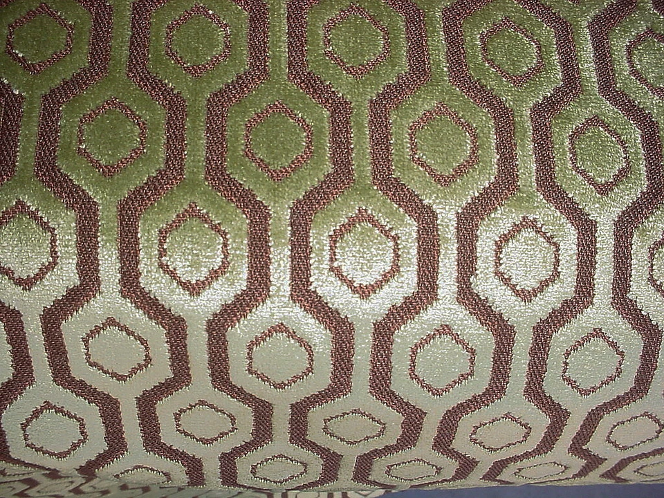 Tela de tapicería de terciopelo hexagonal citrón Malawi 3-1/2 Scalamandre AL 1078CBP4 Foto 3 de 4