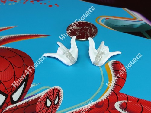 Hot Toys MMS576 Gwen Stacy Spider man 1/6 Action Figure's 2 web shooting hands - Picture 5 of 5