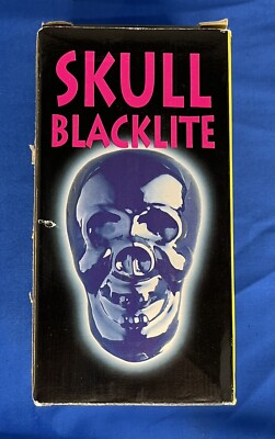 SKULL SHAPE BLACK LIGHT BULB SCARY HALLOWEEN Effect 40 Watt Standard Base