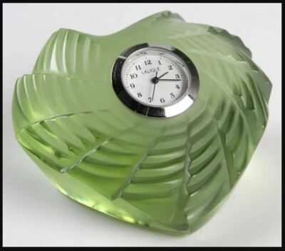 440 Lalique crystal St Valentine light Green HEART shaped desk clock New in Box 