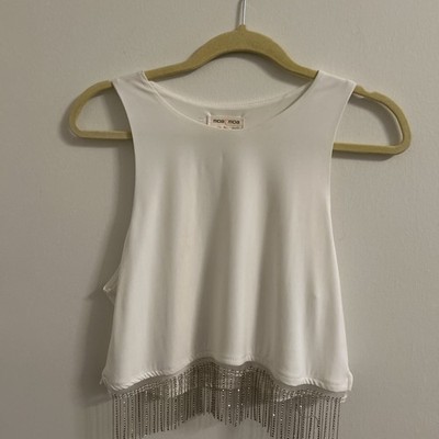 Women s XL white Moa Moa sleeveless crop top with a rhinestone fringe hem
