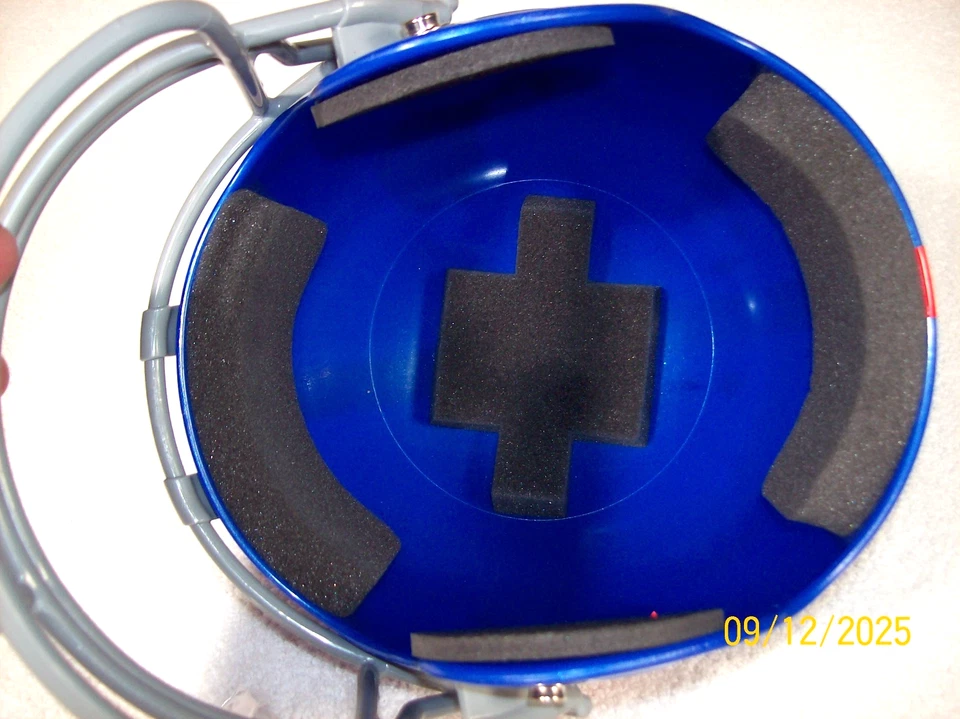 CAPACETE DE FUTEBOL MASCULINO JUVENIL INFANTIL NCAA OLE MISS REBELS FRANKLIN AZUL CLARO - Imagem 3 de 4