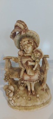 Turn Teplitz Bohemia 1006 Mädchen Puppenbank Figur Austria 14 cm