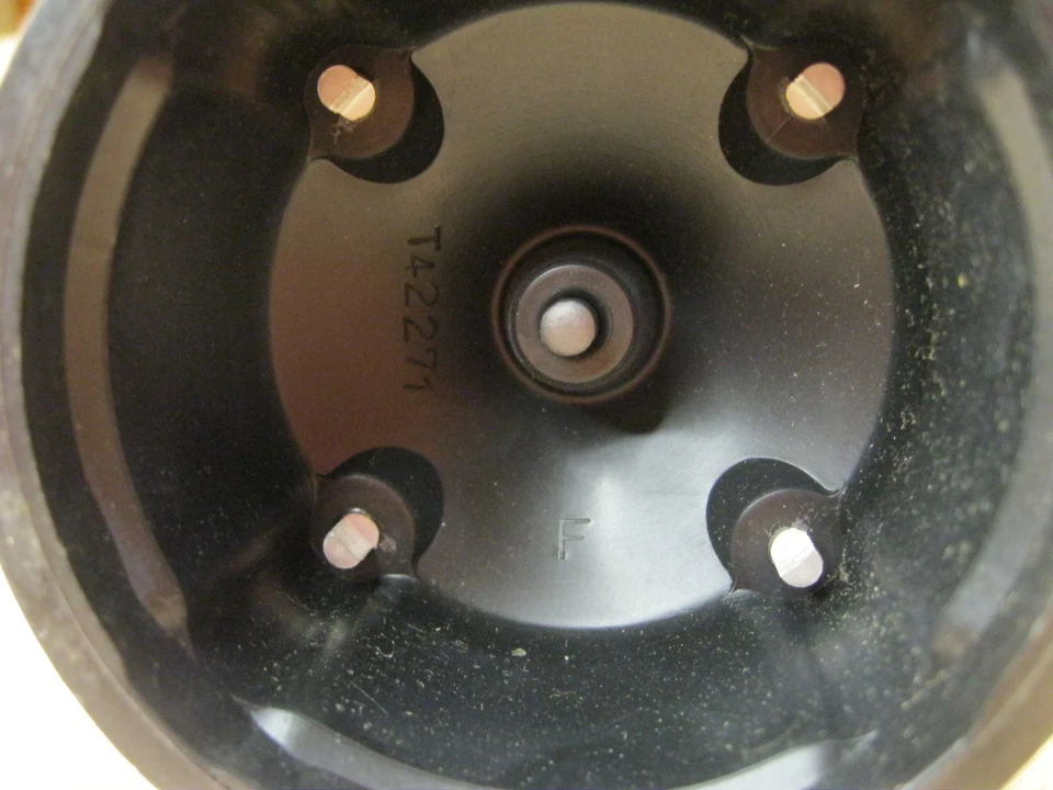 Motorcraft D27Z-12106-B 1972-1982 Ford Courier Truck 4 Cylinder Distributor Cap - Image 4 of 4