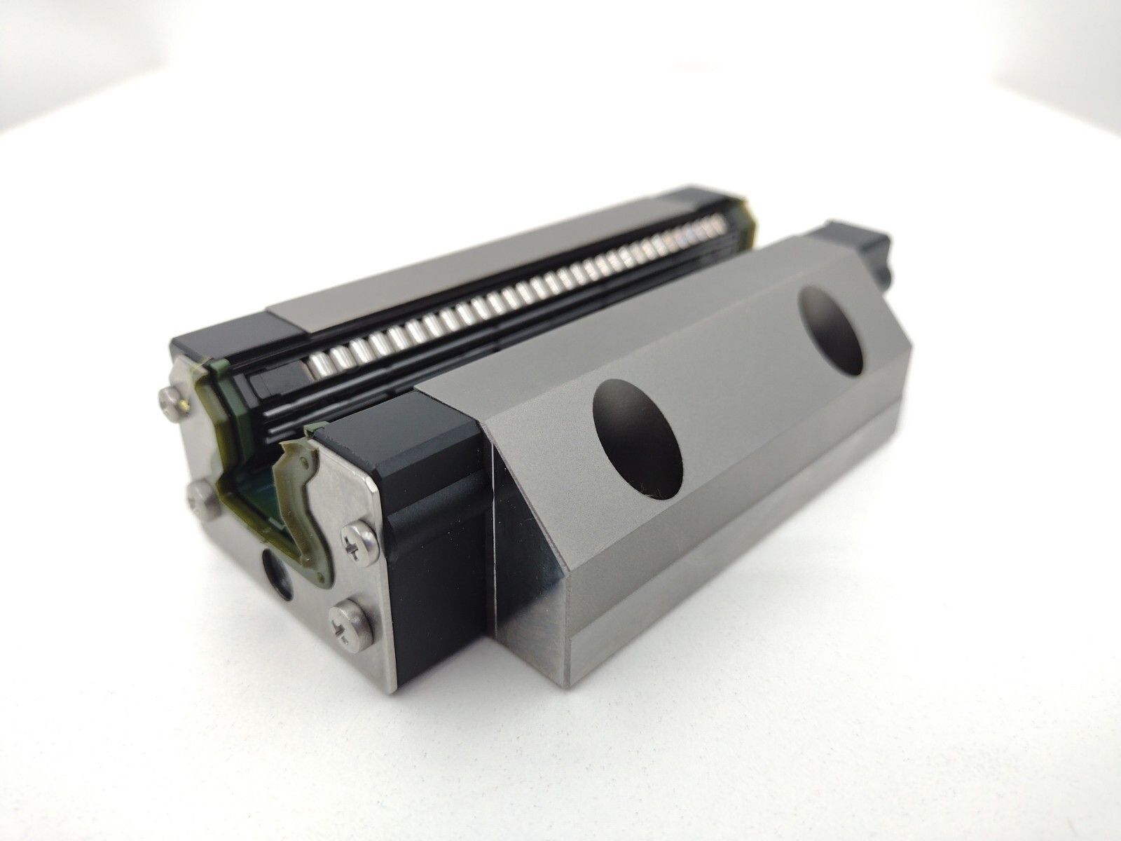 Bosch Rexroth R 185323210 Roller Runner Block Linear Bearing(RWA-025-FLS-C3-P-2)