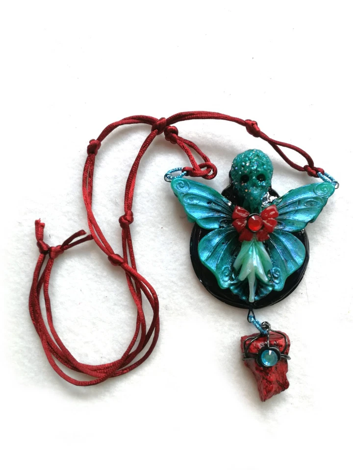 Art Deco Nouveau Joyería Collar Colgante Retro Mariposa Luna Lunar Polilla Calavera Foto 3 de 4