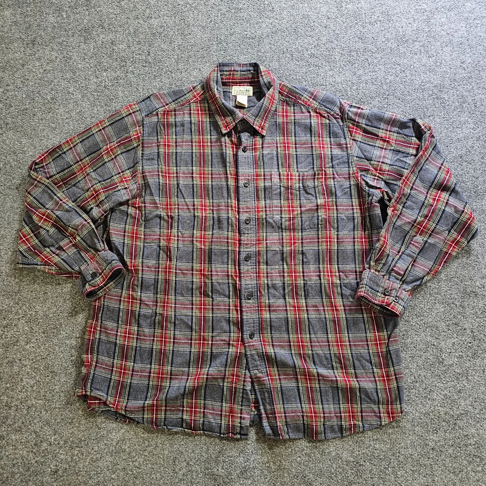 LL Bean Shirt Mens XL Red Gray Plaid Flannel Long Sleeve Casual Outdoors Camp