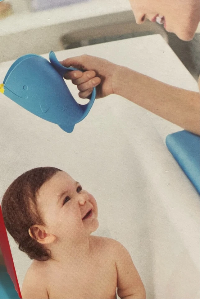 Enjuagador de baño Skip Hop Moby Waterfall con labios suaves Foto 2 de 4