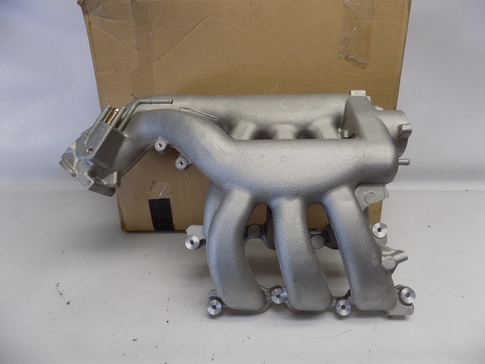 New OEM 2002 Ford Lincoln LS Intake Manifold Inlet Plenum 2W4Z9424CA