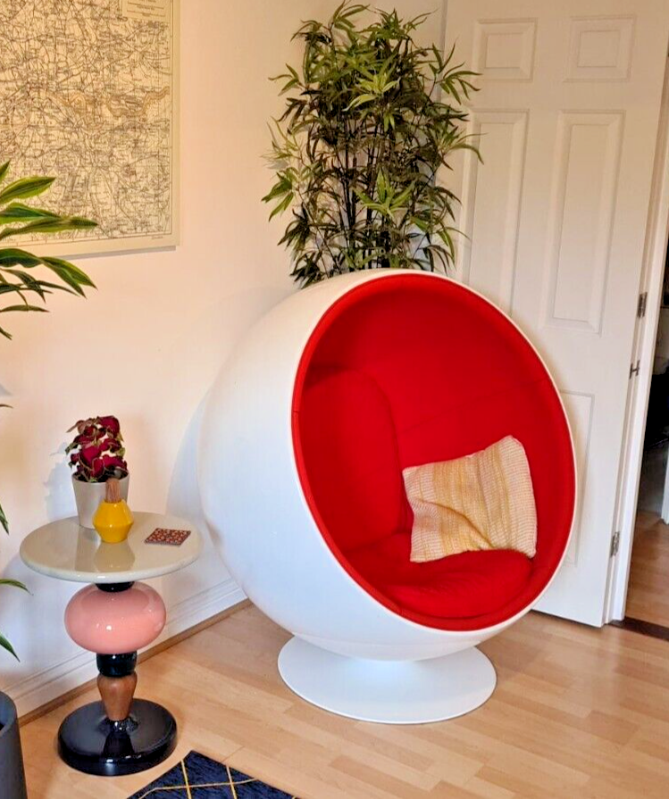 Rare Eero Aarnio Original 1960s ball In good condition