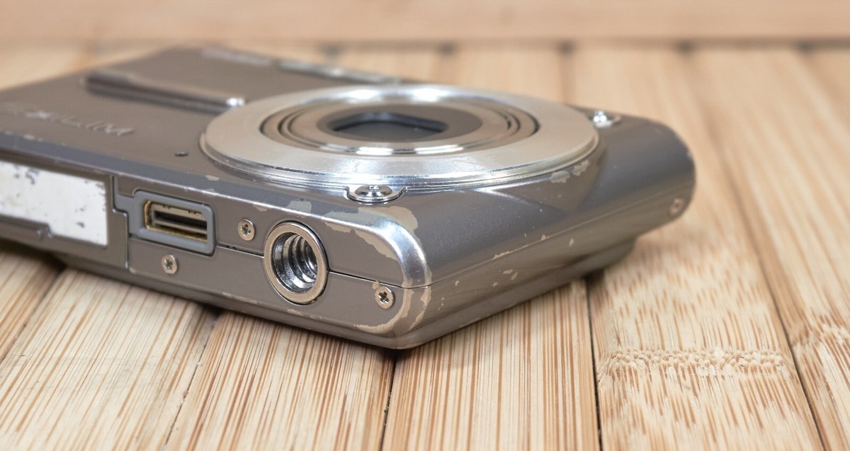 ✨実用✨ Casio EX-S500 Casio EXILIM EX-S500 5MP Ultra Slim Digital Camera, 3x