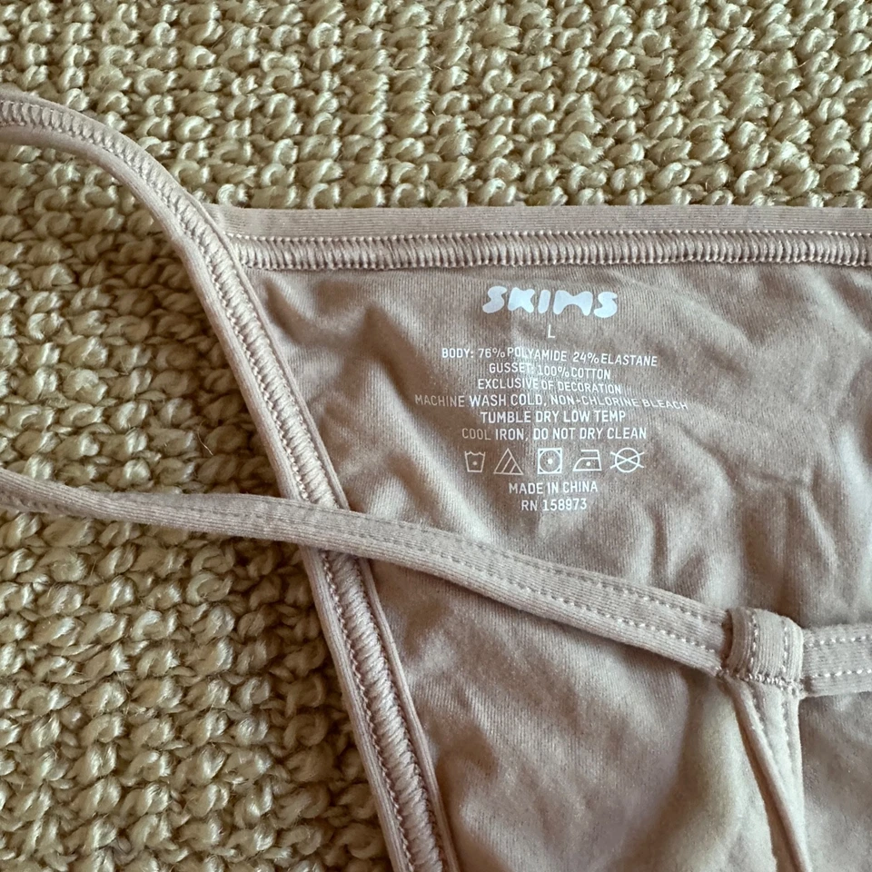 Tanga Skims Mica T-String, talla grande nueva con etiquetas Foto 4 de 4
