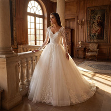 White V Neck Long Sleeve Lace Appliques bridal Gown Wedding Dress With Train