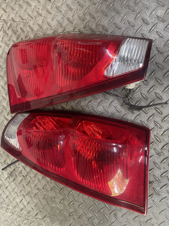 02-06 Chevrolet Avalanche Rear Tail Light Tail Lamp Set LH RH Oem - Изображение 2 из 4