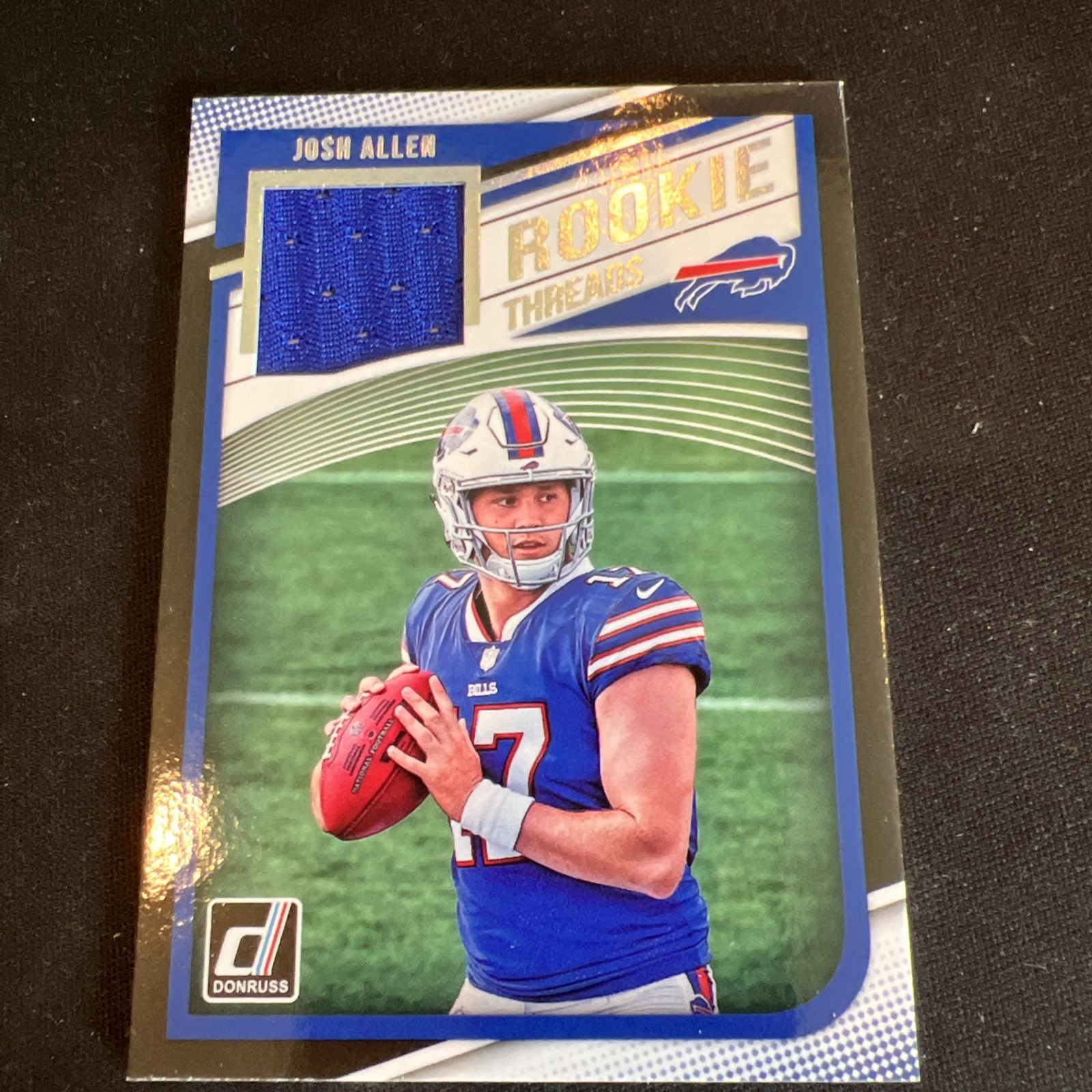 2018 Panini Donruss - Rookie Threads Josh Allen #4 (MEM, RC)