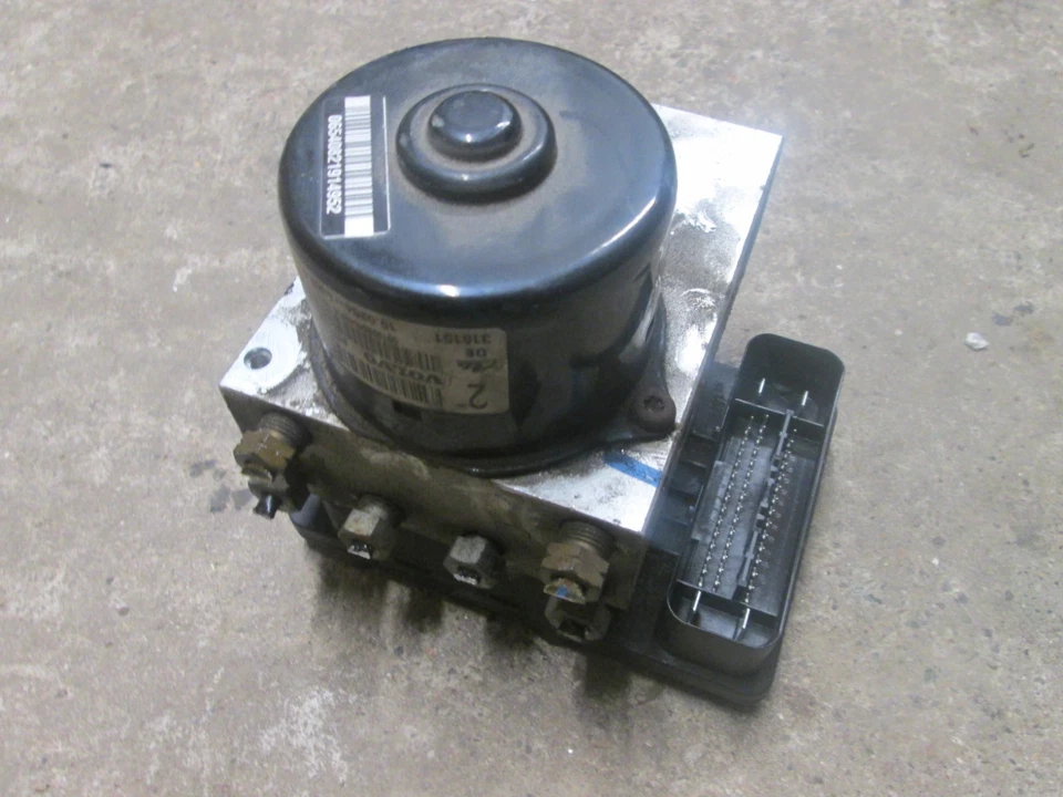 VOLVO V70 COMPLETE ABS PUMP TESTED P30714952 30714952 - Image 2 of 4