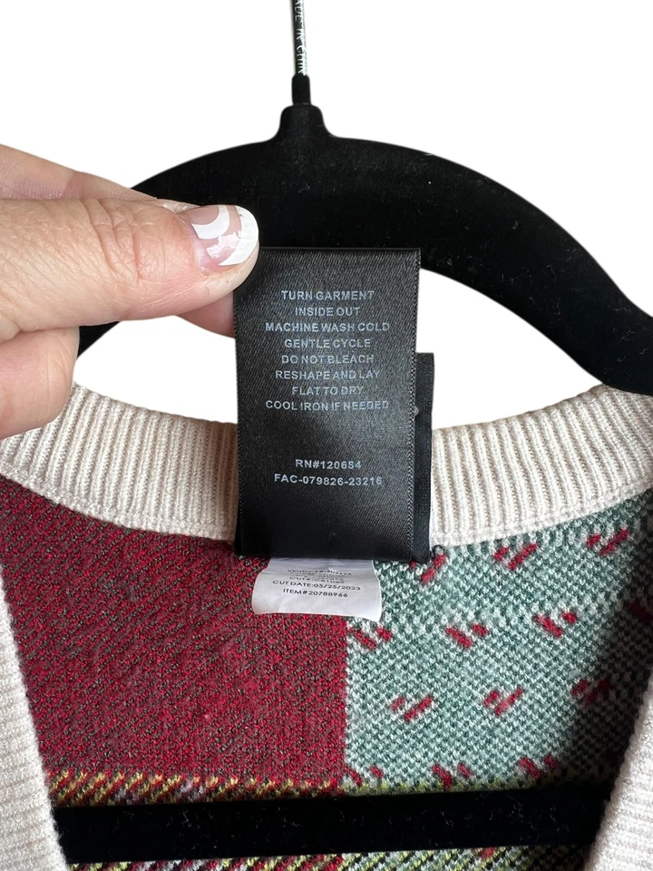 Disney Mickey Mouse & Friends Iconos de Vacaciones BoxLunch Abotonado Suéter Chaleco Pequeño Foto 4 de 4