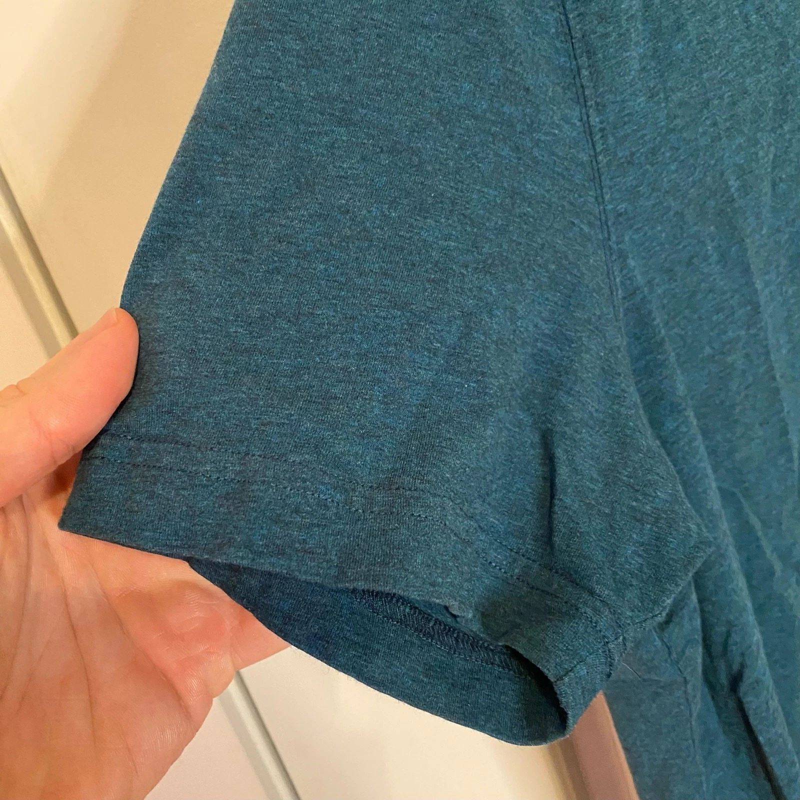 fabletics no size tag measurements in photos shirt