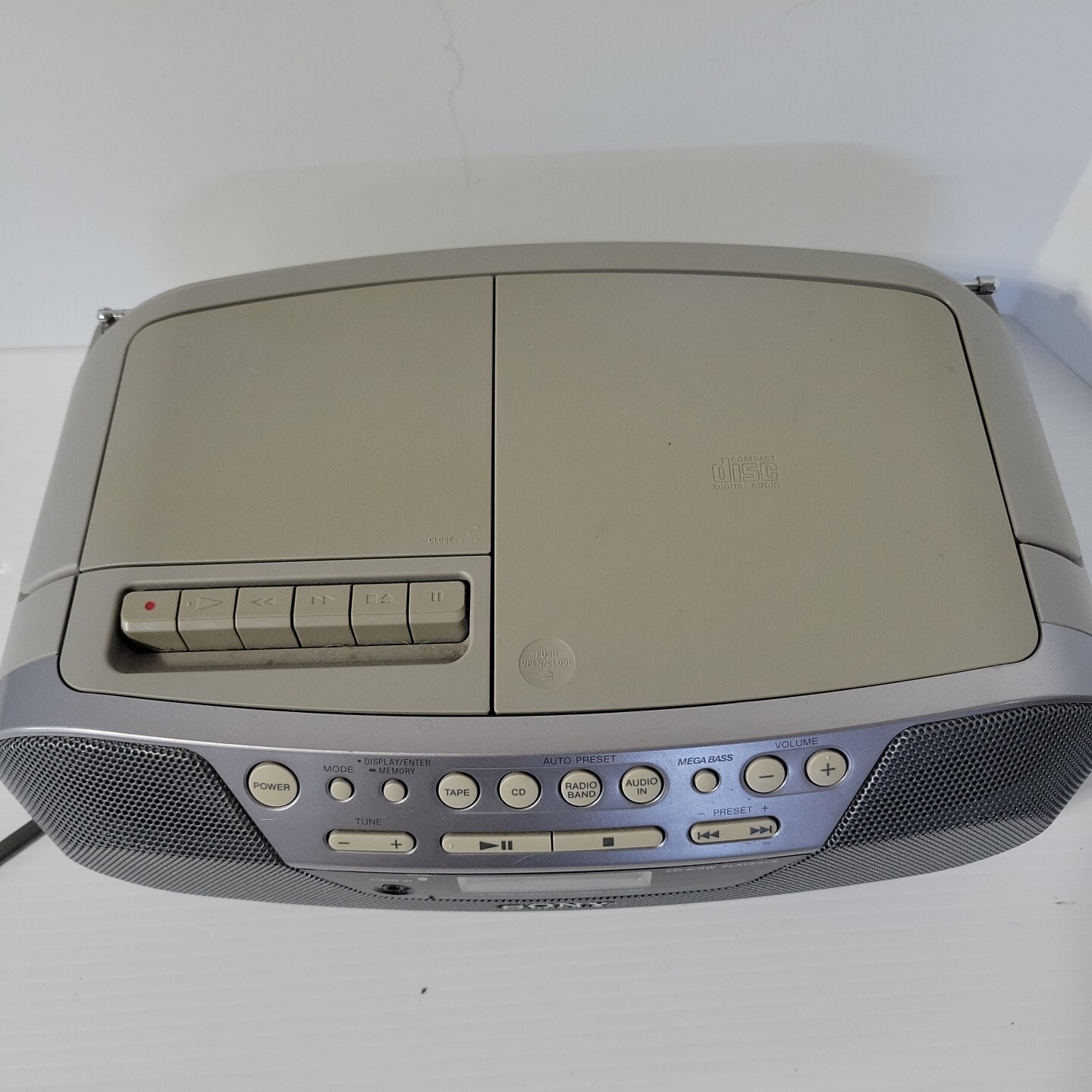 Sony CFDS05 CD Radio Cassette Player Corded Battery Recorder Portable