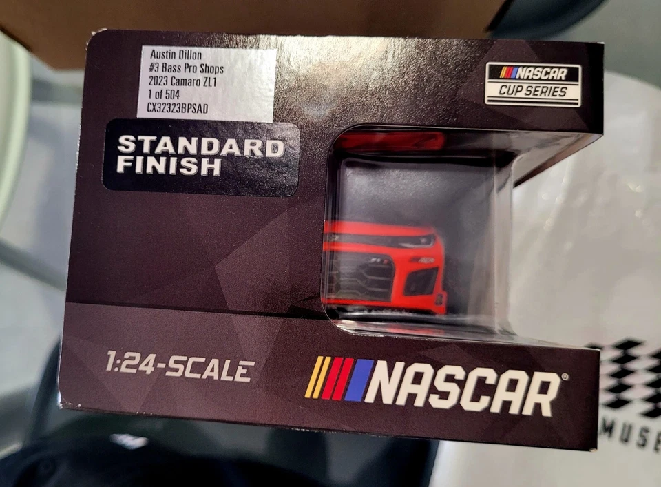Austin Dillon #3 2023 Camaro scala 1.24 autografata RICHARD CHILDRESS +cappello - Immagine 2 di 4