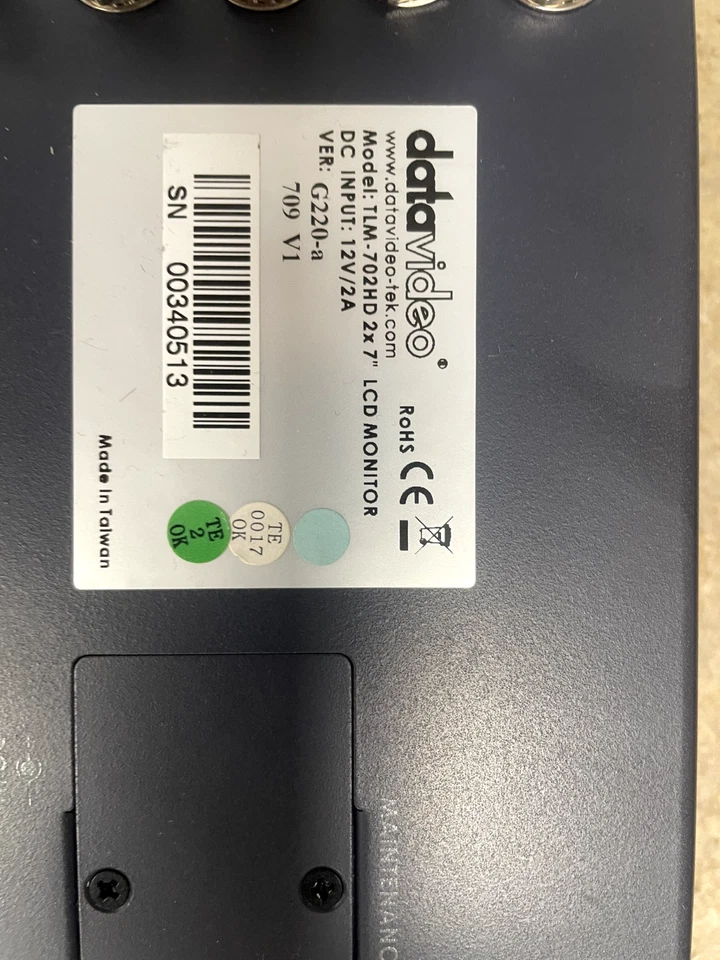 Monitor en rack LCD Datavideo TLM-702HD 2x 7", color azul 4 pantallas; con cargador Foto 3 de 3