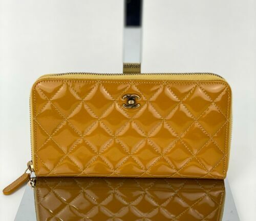 CHANEL 財布 CHANEL Round Long Wallet Leather Black x Red White Blue Women's