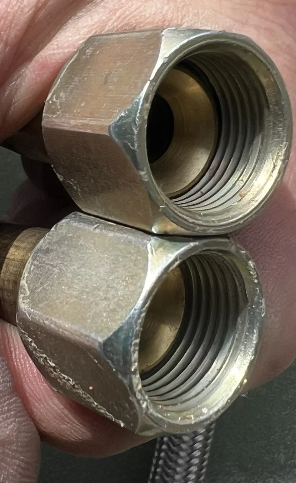 "Lote de 3 líneas trenzadas de 32"" de largo con tuercas giratorias Quikswage de 3/4""".  Leer Desc. Foto 3 de 3