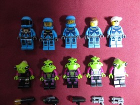 LEGO ALIEN CONQUEST ADU , 10 MINIFIGURES LOT ACCESSORIES