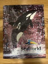 Sea World Adventure Parks Souvenir Program Book 1999 Shamu Killer Whales Dolphin