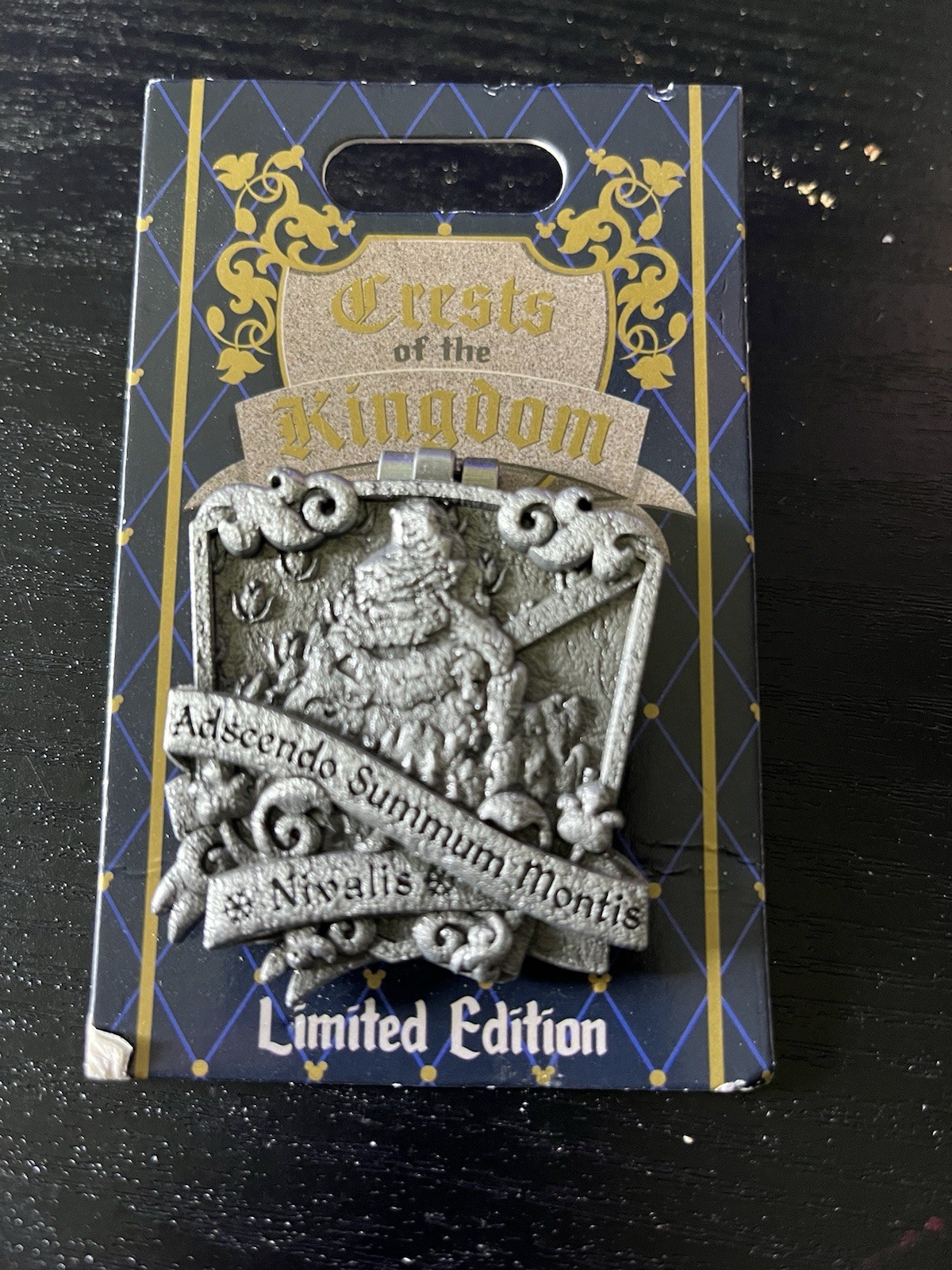 Disneyland Crests of the Kingdom Matterhorn Mountain 2019 LE 2000 Disney Pin NWT