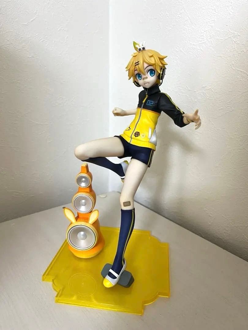 Kagamine Len Stylish Energy L 1/7 Scale Figure with Box