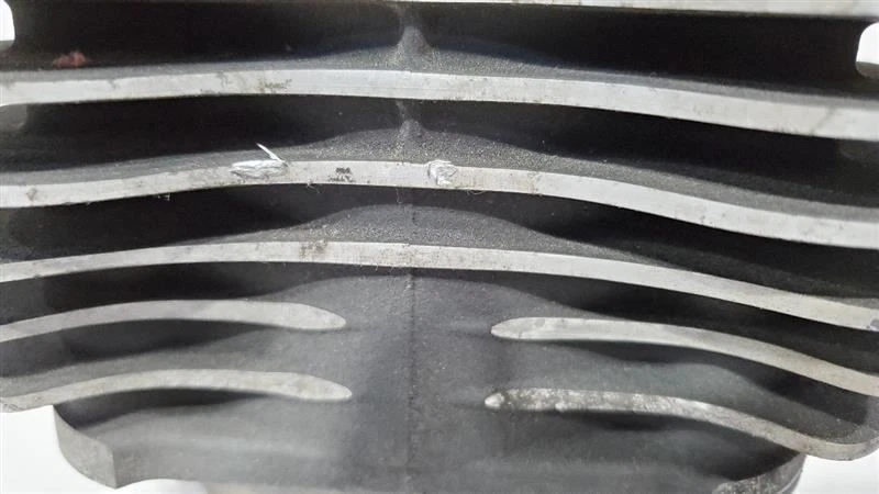 Conjunto de jarros e pistões fabricante de equipamento original 2003 Harley Davidson Electra Glide Ultra Classic - Imagem 3 de 4