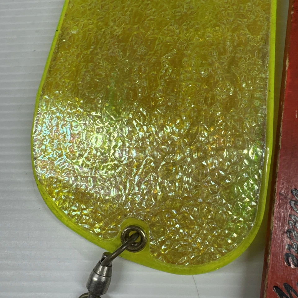 Hot Spot Flashers 11 Inch Lot of 2 Fishing Trolling 1 Orange 1 Green w/swivels - Image 4 of 4