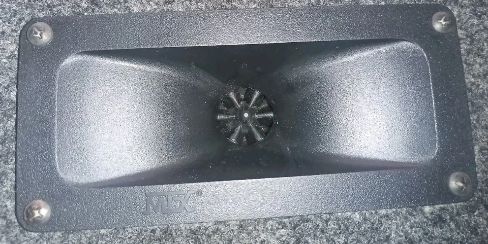 Subwoofer 1 MTX Road Thunder 6" In Box With Tweeter Upper Cone Original. V.G.C. - Image 2 of 4