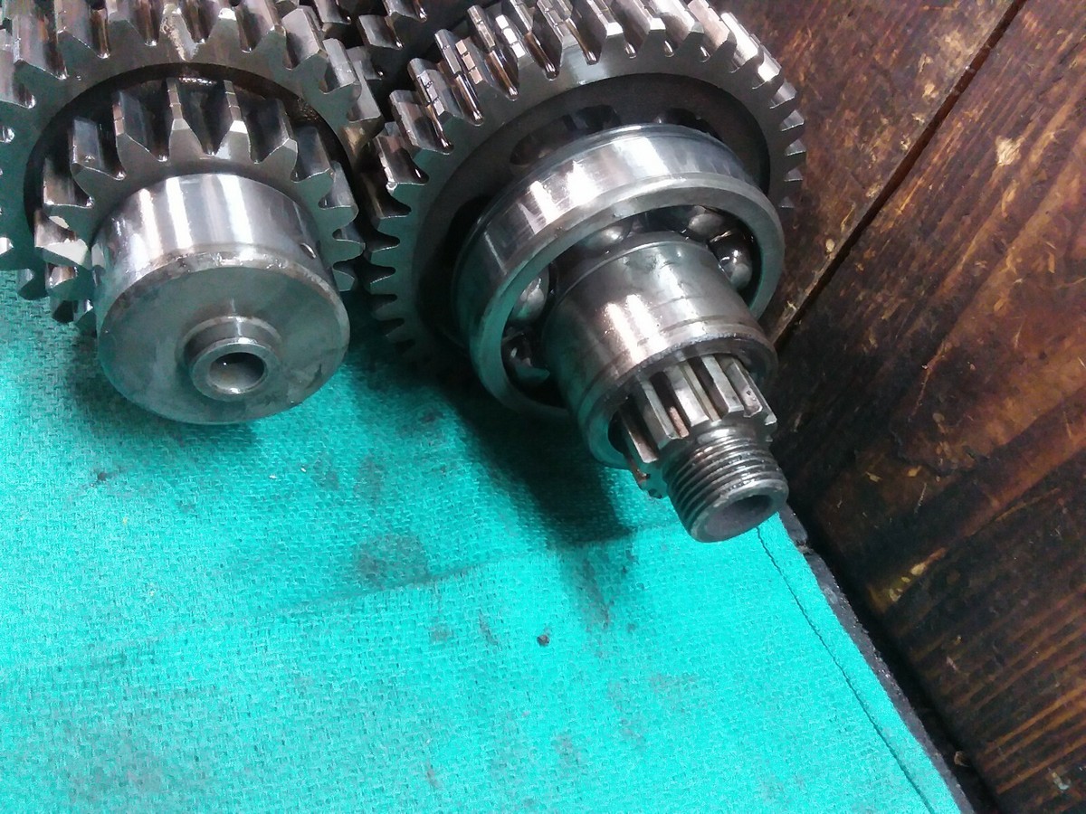 1988 Kawasaki Ninja ZX10 ZX1000 Oem transmission gears trans