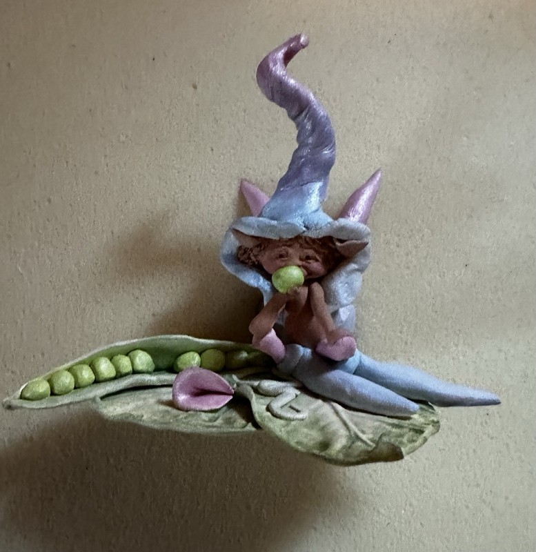 Elfin Collection Stephen Wise Elf Fairy Signed Vintage Sculpted Clay Eating Peas