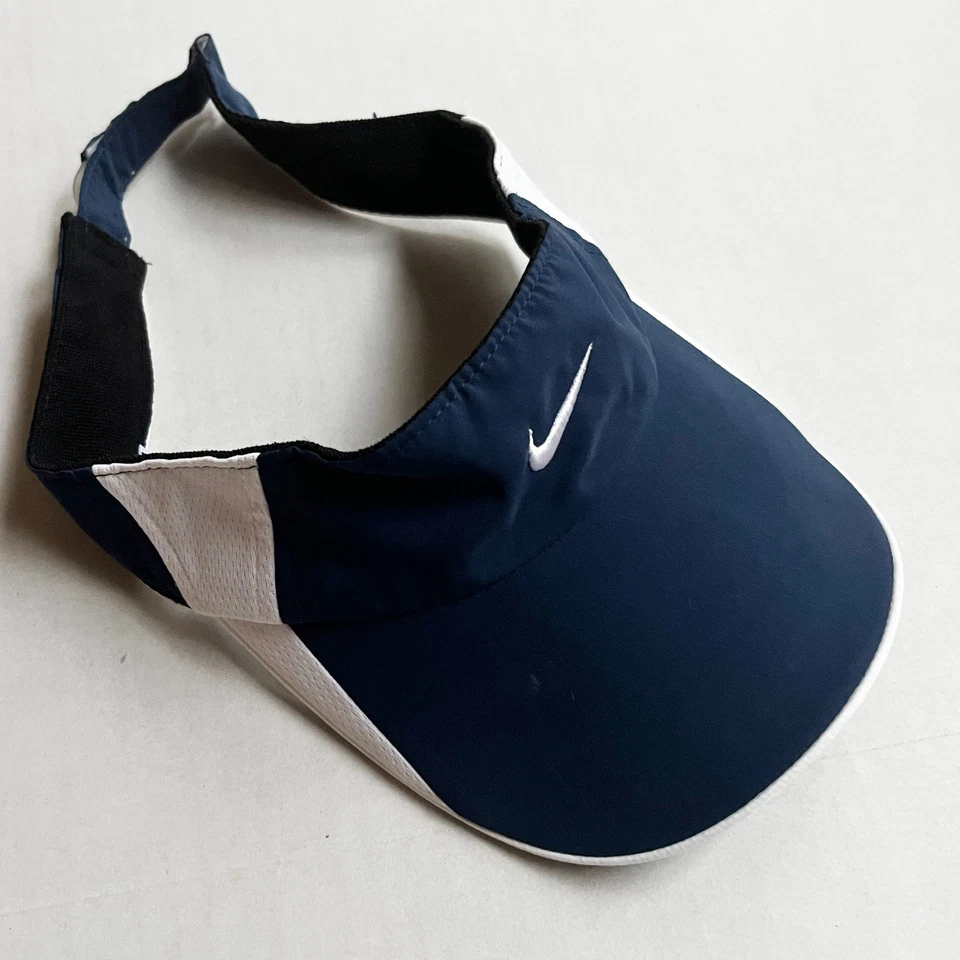 Chapéu viseira seca vintage anos 80 90 Nike Fit prata etiqueta alça azul marinho branco - Imagem 3 de 4