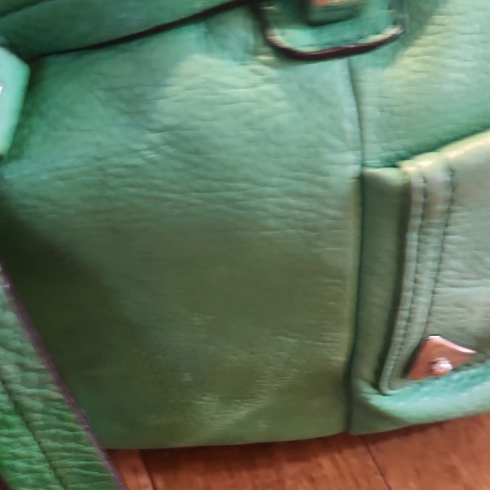 Bolso de Mano B. Makowsky Cuero Genuino Verde Elegante Bolso Hobo de Cuero Verde Foto 3 de 4