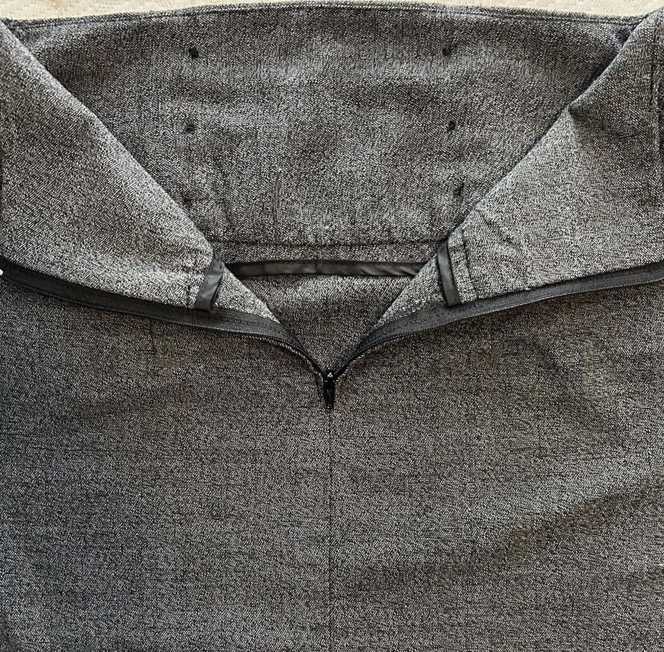 Pre-Owned ~ Womens BCX Pencil Skirt ~ Size 3 ~ Charcoal ~ - Image 4 of 4